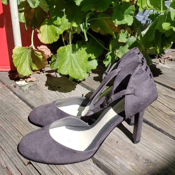Lela Rose gray D'Orsay pump 6.5 - Picture 3 of 6